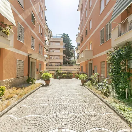Moderno Vicino La Metropolitana A Cornelia Apartment Rome